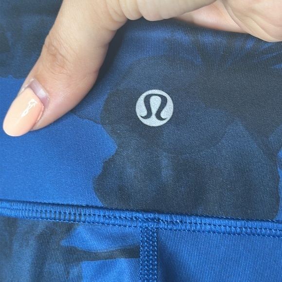 🆕 LULULEMON Wunder Under Crop II Legging Jumbo Inky Floral Black Inkwell Size 4 - Picture 10 of 12
